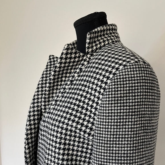 BCBG Houndstooth wool blend coat, Size SM. - Picture 4 of 16
